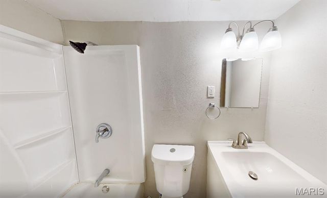 1 Bruce Drive, Florissant, MO 63031