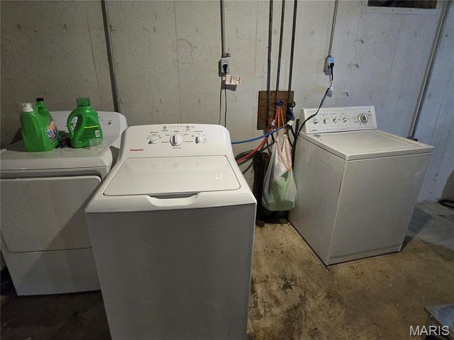 1 Bruce Drive, Florissant, MO 63031