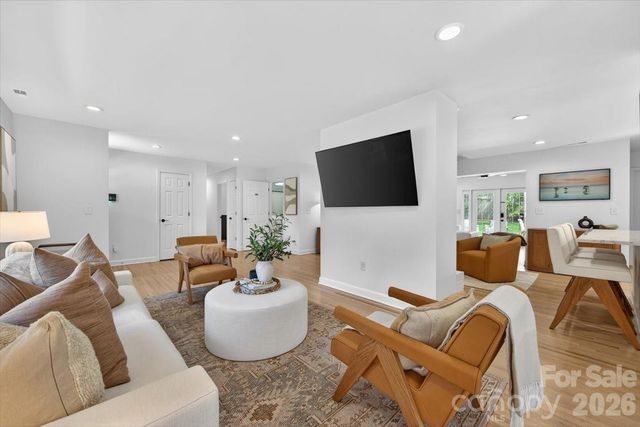 3817 Flowerfield Road, Charlotte, NC 28210