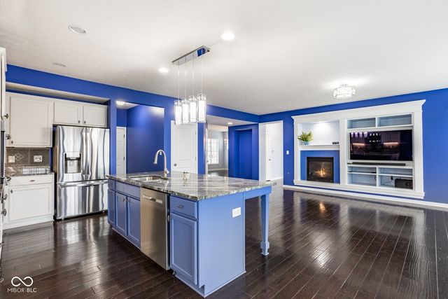 6178 Sugar Maple Drive, Zionsville, IN 46077