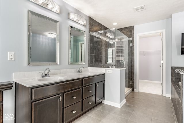 6178 Sugar Maple Drive, Zionsville, IN 46077