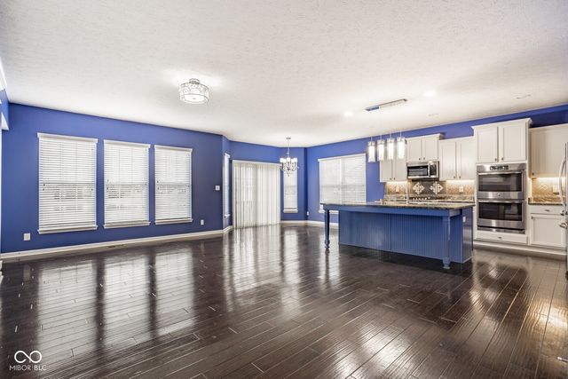 6178 Sugar Maple Drive, Zionsville, IN 46077