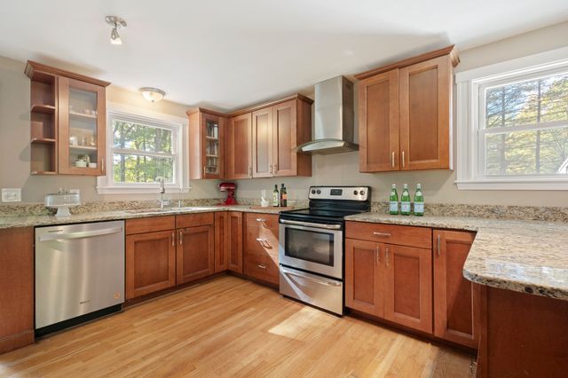 35 Pine St, Sharon, MA 02067