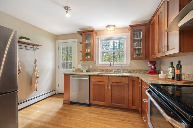 35 Pine St, Sharon, MA 02067