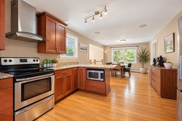 35 Pine St, Sharon, MA 02067