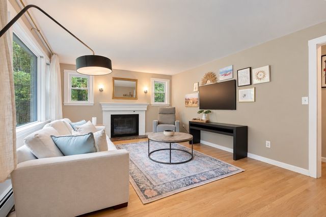 35 Pine St, Sharon, MA 02067