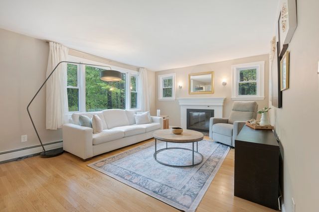 35 Pine St, Sharon, MA 02067