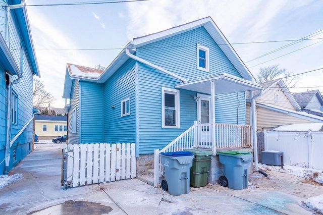 1032 S 4th STREET, Milwaukee, WI 53204