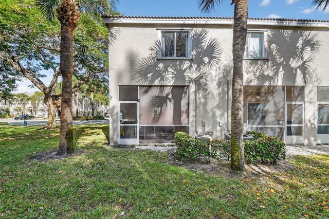 5015 Palmbrooke Circle, West Palm Beach, FL 33417