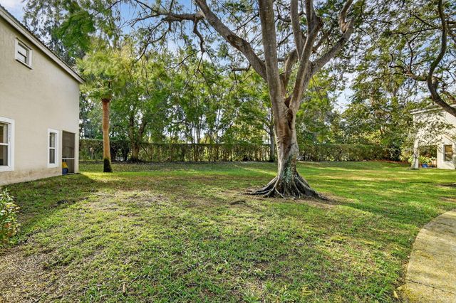 5015 Palmbrooke Circle, West Palm Beach, FL 33417