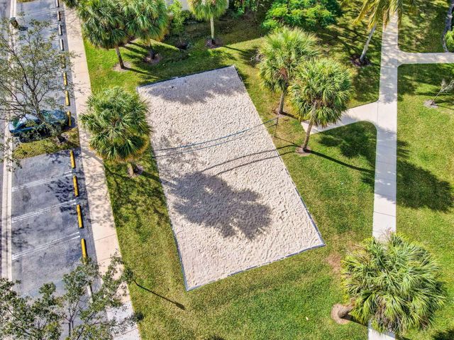 5015 Palmbrooke Circle, West Palm Beach, FL 33417