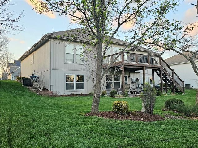 807 NW Poplar Court, Grain Valley, MO 64029