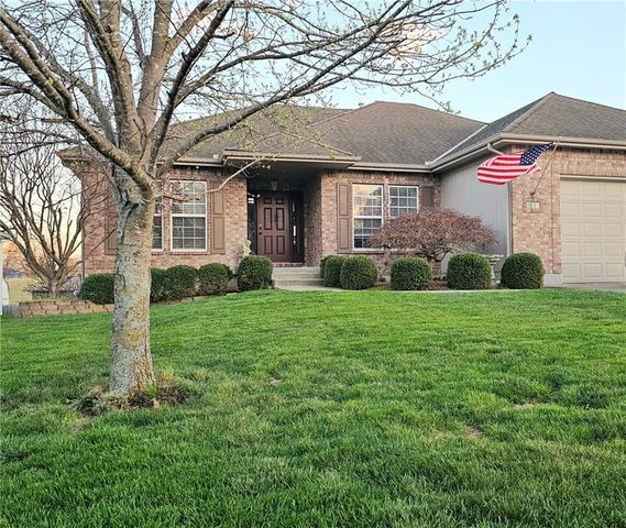 807 NW Poplar Court, Grain Valley, MO 64029