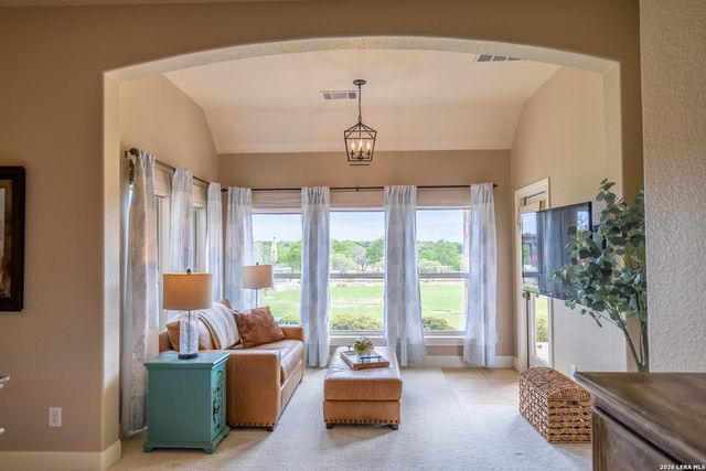 395 Bluff Creek, Center Point, TX 78010