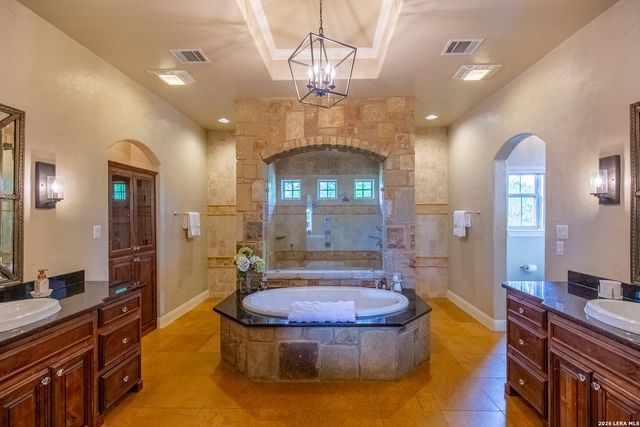 395 Bluff Creek, Center Point, TX 78010