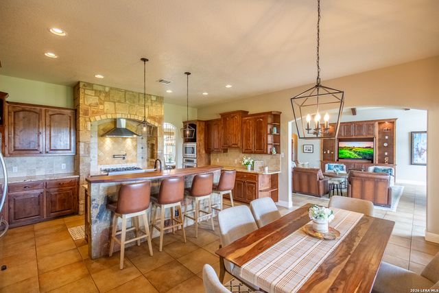 395 Bluff Creek, Center Point, TX 78010