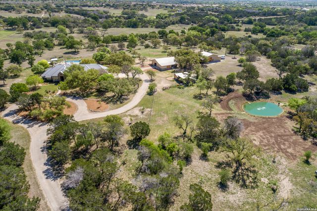 395 Bluff Creek, Center Point, TX 78010