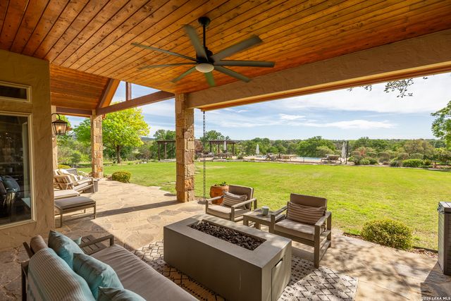 395 Bluff Creek, Center Point, TX 78010