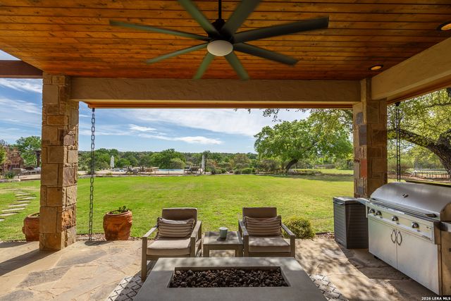 395 Bluff Creek, Center Point, TX 78010