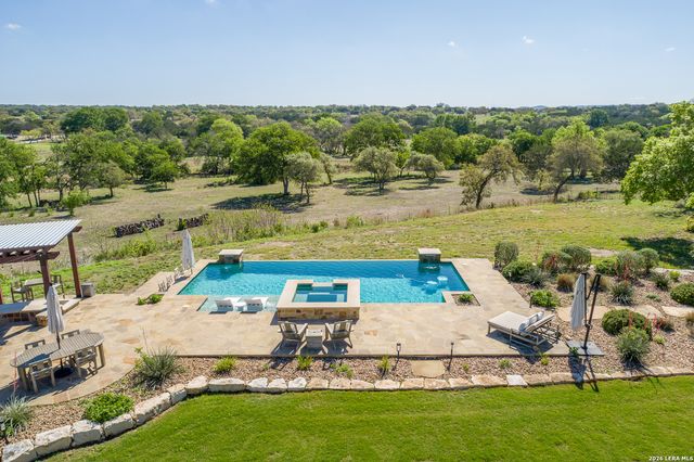 395 Bluff Creek, Center Point, TX 78010