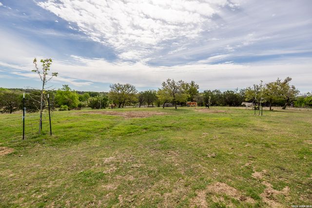 395 Bluff Creek, Center Point, TX 78010