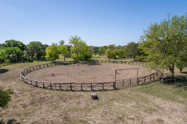 395 Bluff Creek, Center Point, TX 78010