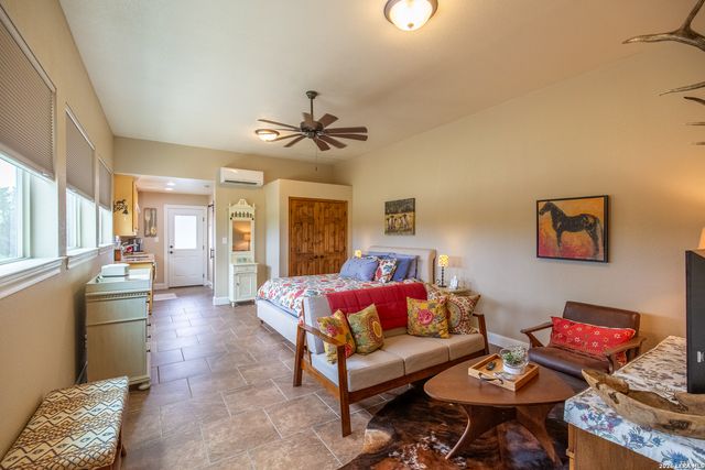 395 Bluff Creek, Center Point, TX 78010