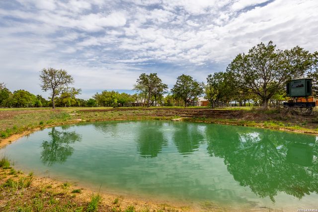 395 Bluff Creek, Center Point, TX 78010