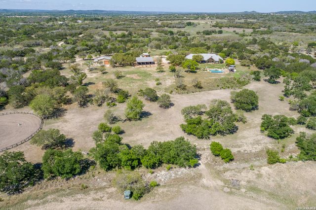 395 Bluff Creek, Center Point, TX 78010