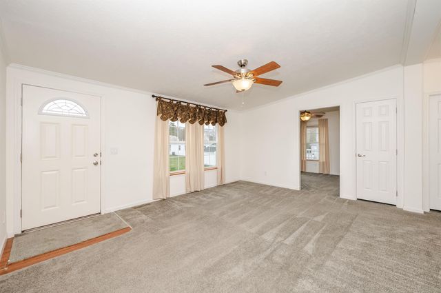 31 Meredith Drive, Hampstead, NH 03841