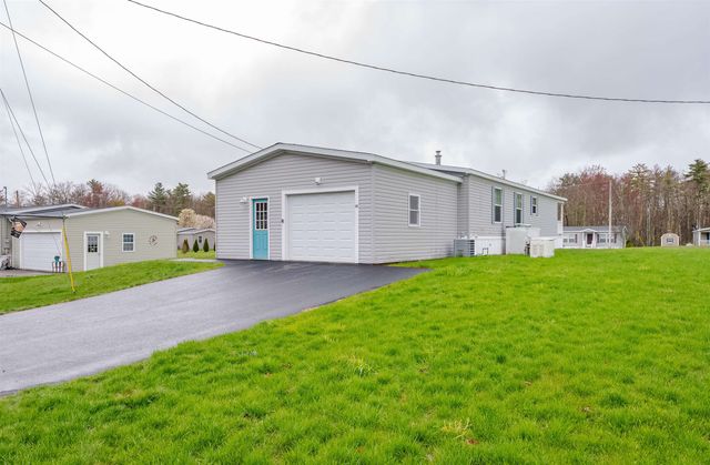 31 Meredith Drive, Hampstead, NH 03841