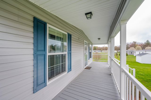 31 Meredith Drive, Hampstead, NH 03841
