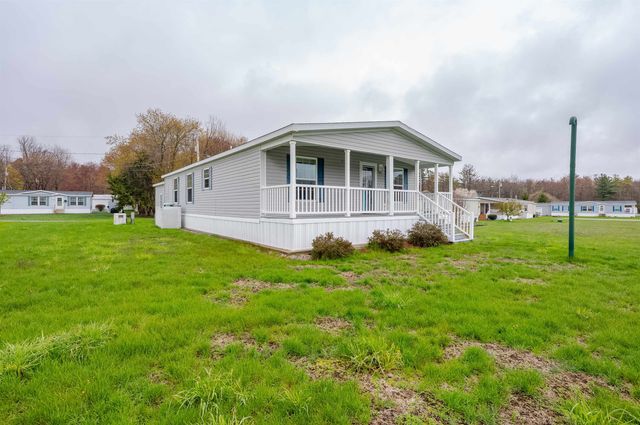31 Meredith Drive, Hampstead, NH 03841