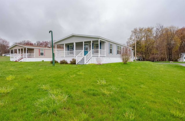 31 Meredith Drive, Hampstead, NH 03841