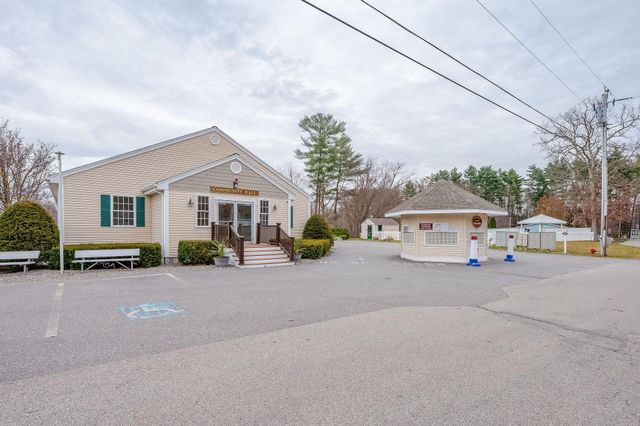 31 Meredith Drive, Hampstead, NH 03841