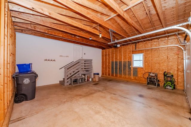 31 Meredith Drive, Hampstead, NH 03841