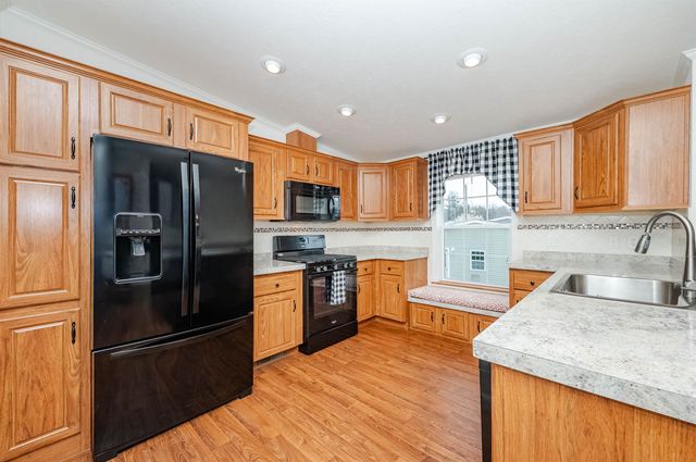 31 Meredith Drive, Hampstead, NH 03841