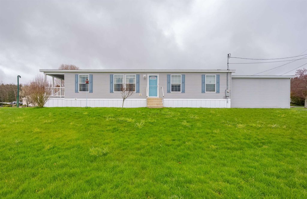 31 Meredith Drive, Hampstead, NH 03841