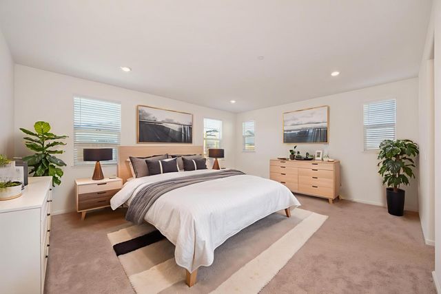 498 Central Pacific St, Lathrop, CA 95330