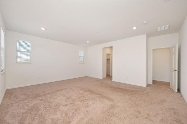 498 Central Pacific St, Lathrop, CA 95330