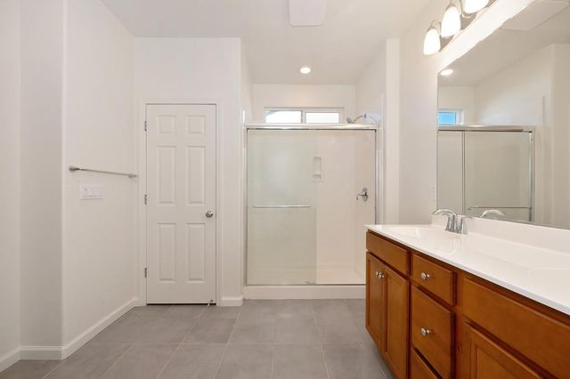 498 Central Pacific St, Lathrop, CA 95330