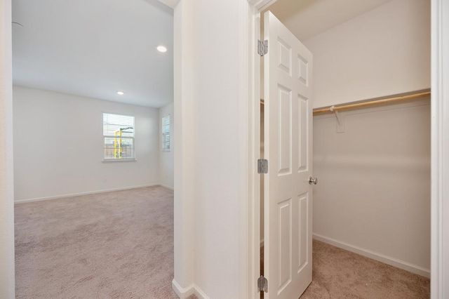 498 Central Pacific St, Lathrop, CA 95330