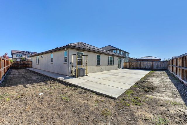498 Central Pacific St, Lathrop, CA 95330