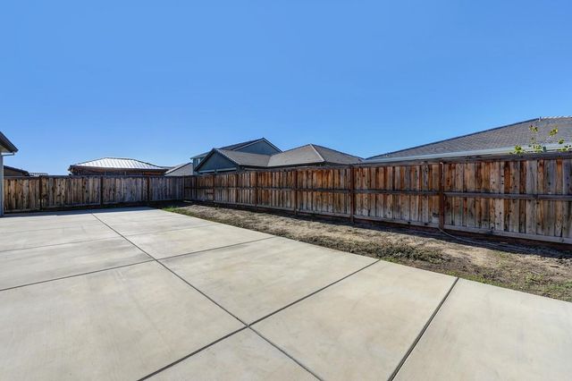 498 Central Pacific St, Lathrop, CA 95330