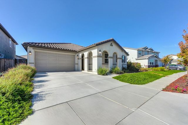498 Central Pacific St, Lathrop, CA 95330