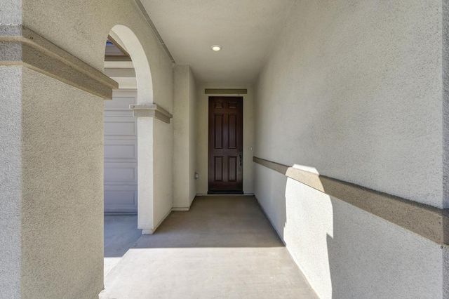 498 Central Pacific St, Lathrop, CA 95330