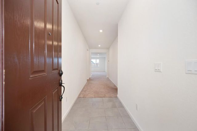 498 Central Pacific St, Lathrop, CA 95330