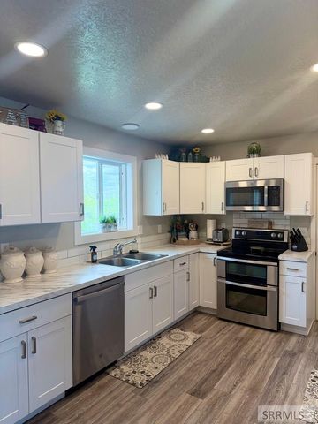 558 Canal, Chubbuck, ID 83202