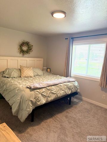 558 Canal, Chubbuck, ID 83202