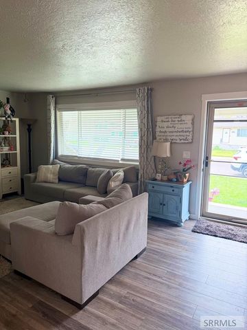 558 Canal, Chubbuck, ID 83202